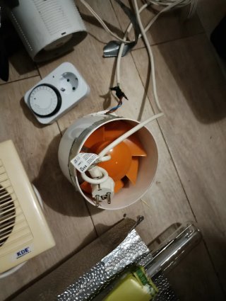Ventilatore a clip bianco e giallo