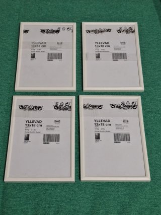 Set di 4 cornici Yllevad di IKEA