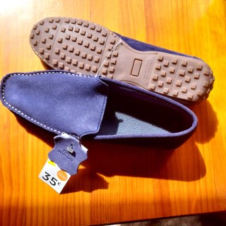 Zapatos de piel azul para verano