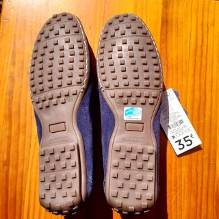 Zapatos de piel azul para verano