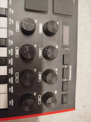 Akai MPK mini MIDI Pads samplear