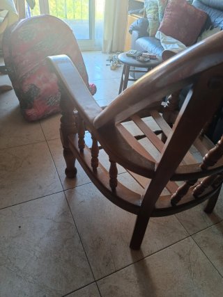 Sillón antiguo madera maciza