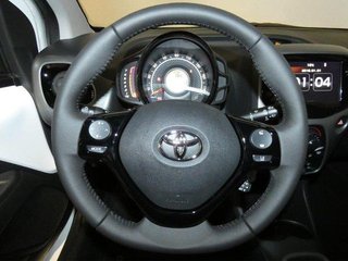 TOYOTA AYGO 1.0 72CV X-PLAY