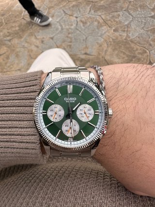 Reloj Casio Cronógrafo Verde y Plateado