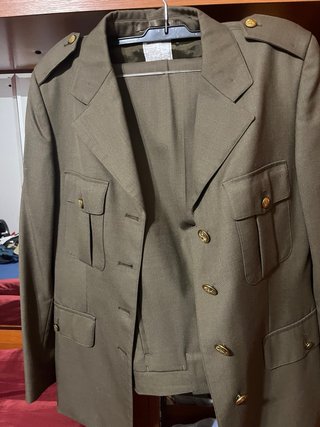 Traje Lana y Poliéster Talla 42L Verde Oliva