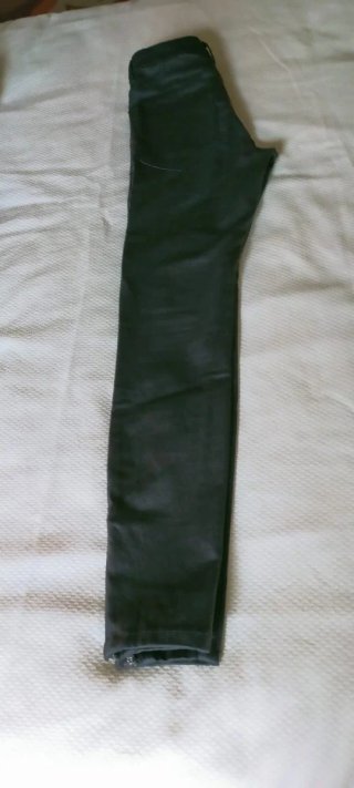 Pantalón negro Stradivarius Talla 34