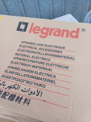 Puerta cuadro eléctrico Legrand
