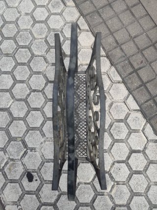 Revistero de forja negro