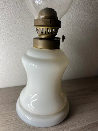 Lampada a olio vetro bianco opalino