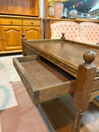 MESA AUXILIAR MADERA TALLADA