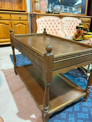 MESA AUXILIAR MADERA TALLADA