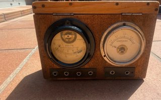Voltímetro y Amperímetro Antiguo Madera