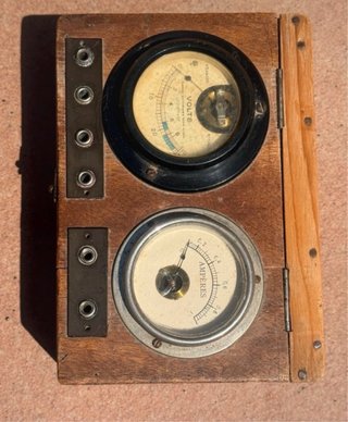 Voltímetro y Amperímetro Antiguo Madera