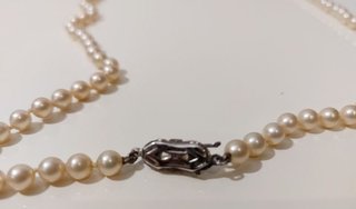 Collar antiguo de 92 perlas de 1950, b. oro y pied