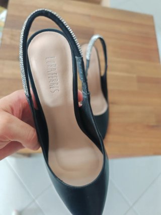 Scarpe Lora Ferres con tacco e cinturino