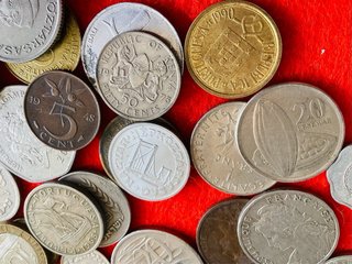 Lote de monedas antiguas y modernas
