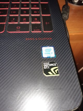 Portátil HP Negro y Rojo i7