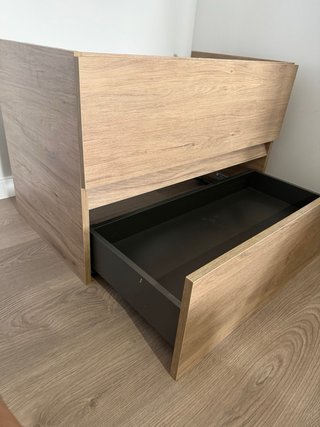 Mueble de baño de madera sin lavabo nuevo