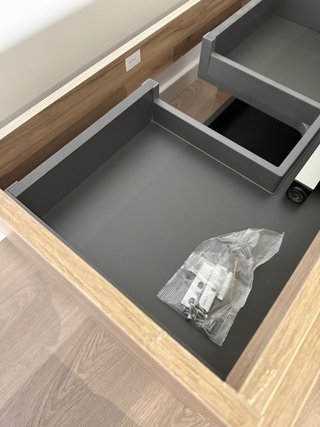 Mueble de baño de madera sin lavabo nuevo