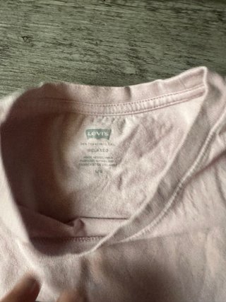 Camiseta Levis rosa empolvado Talla L