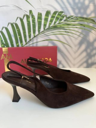 Scarpe col tacco. Numero 39