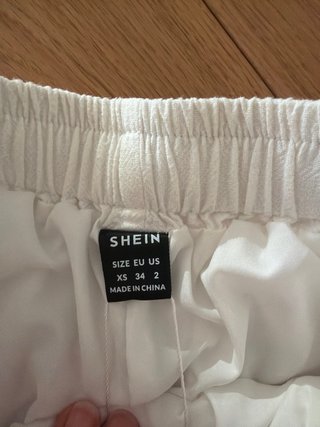 Pantalones blancos anchos