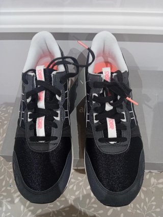Asics Talla 42.5 Hombre Negro y Rosa