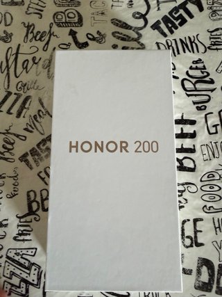 Honor 200 en perfecto estado.