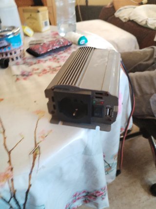 Transformador 220V a 12V con enchufes