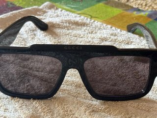 Gafas de sol Gucci negras y grises