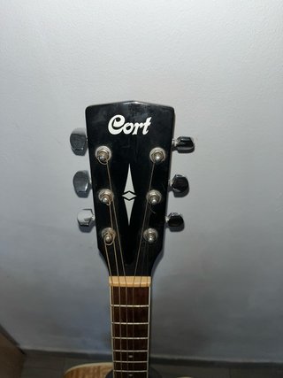 Guitarra electroacústica Cort
