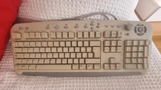 Teclado Multimedia Jump 9000 PS/2 Español