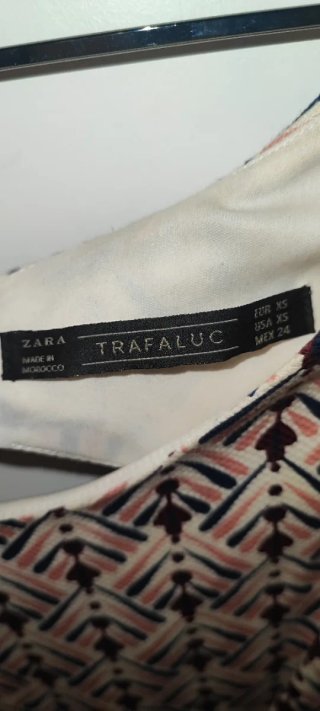 Vestido geométrico Zara sin mangas