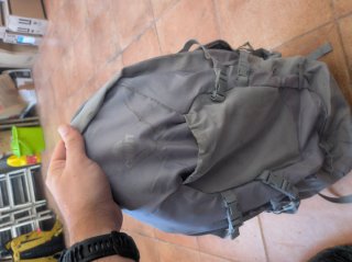 Mochila gris 30 litros