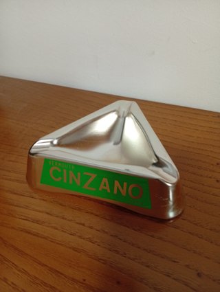 Cenicero Cinzano Triangular