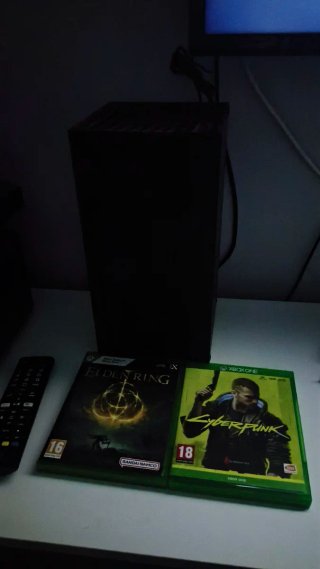 Xbox Series X + 2 Juegos