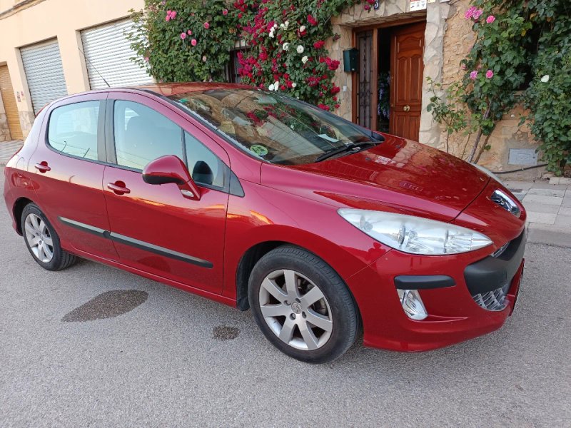 Peugeot 308 2008 - foto 1