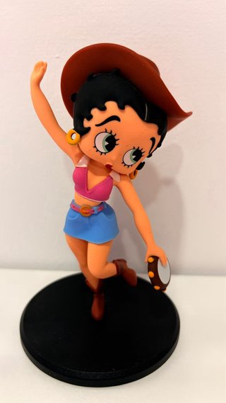 Figura Betty Boop varios modelos 15 euros cada una