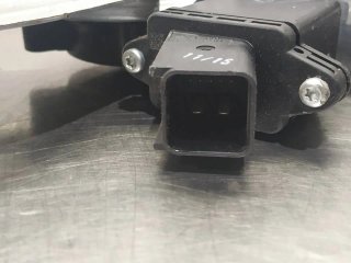 Elevalunas delantero izquierdo OPEL MERIVA B