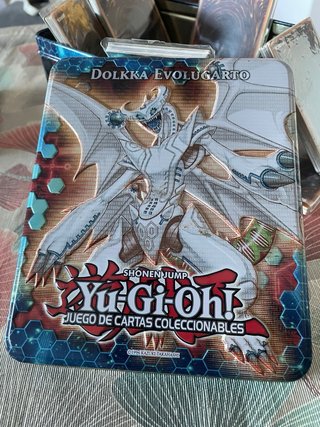 Lata Yu-Gi-Oh! Dolkka Evolugarto + 100 cartas!