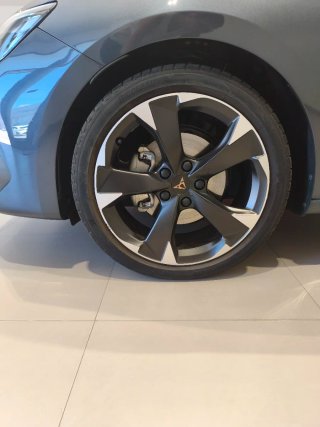CUPRA Leon 2025