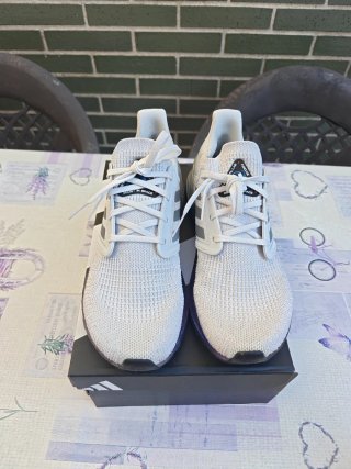 Adidas Ultraboost 20 blanca/morada Talla 40