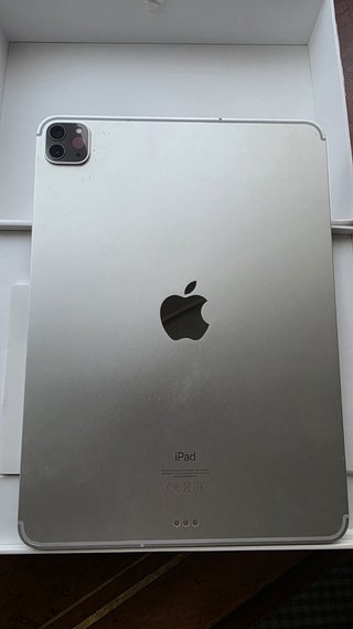 iPad Pro 11 2020 128GB LTE + Magic Keyboard