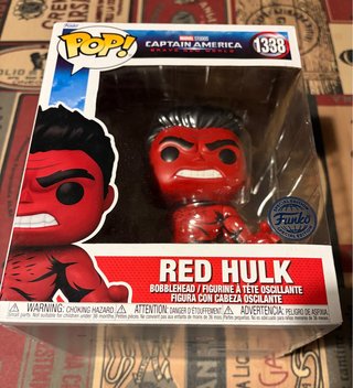 Funko Pop! Red Hulk 1338 Capitán Américaw