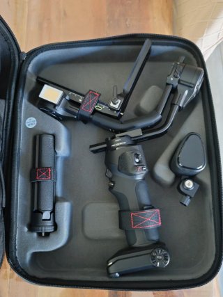 ZHIYUN Crane 4 Combo