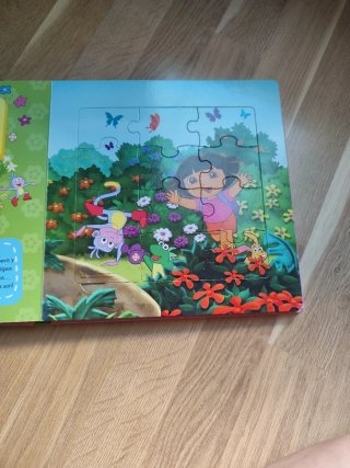 Gran libro de puzzles Dora la Exploradora