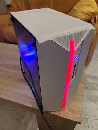PC Gaming Blanco con Luces LED