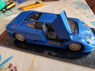Modellino Bugatti eb110 by Maisto