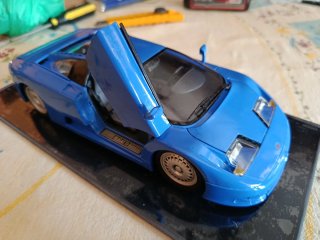 Modellino Bugatti eb110 by Maisto