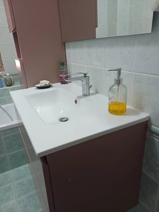 Mobile bagno con colonna e specchio